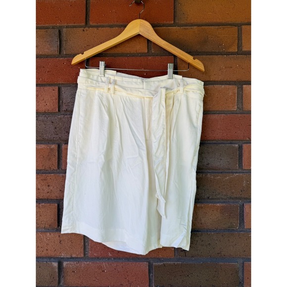 Banana Republic Pants - Banana Republic Shorts Bermuda Tie Waist Pleated Front Stretch |‎ Womens Size 8
